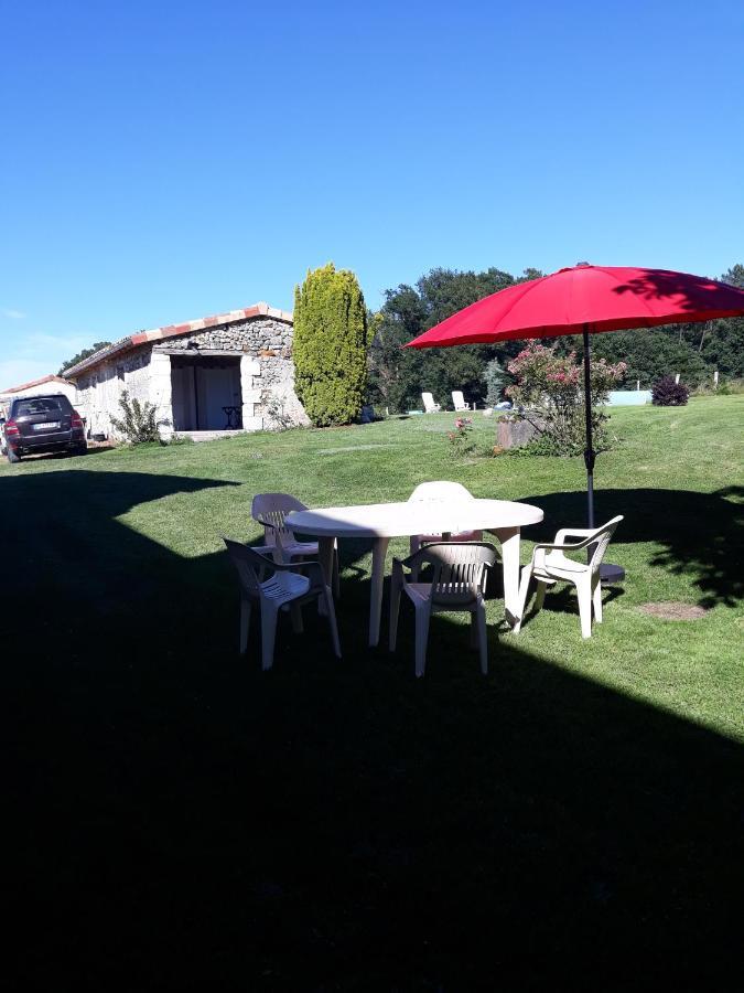 La Girafe Bleue Bed & Breakfast Lunas  Luaran gambar