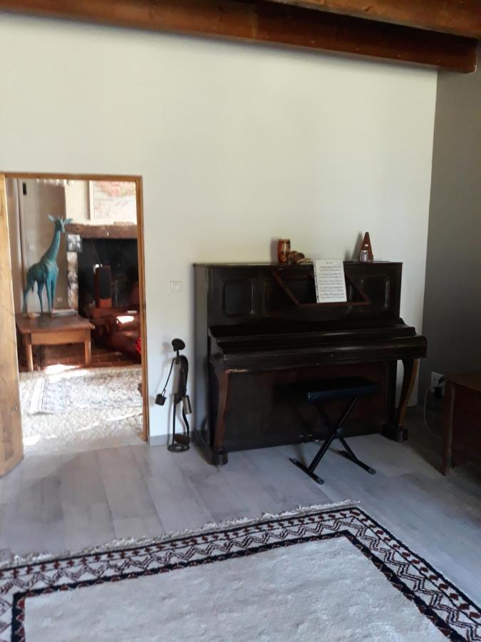 La Girafe Bleue Bed & Breakfast Lunas  Luaran gambar